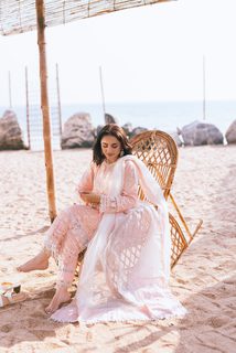 Yumna Zaidi feet photo 18