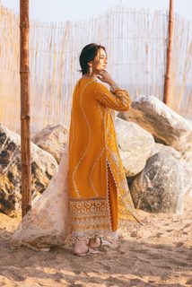 Yumna Zaidi feet photo 12
