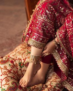 Yumna Zaidi feet photo 18