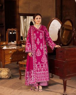 Yumna Zaidi feet photo 16