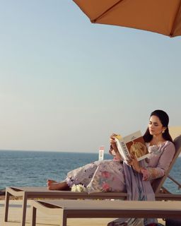 Yumna Zaidi feet photo 16