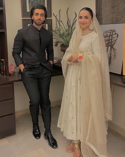 Yumna Zaidi feet photo 10