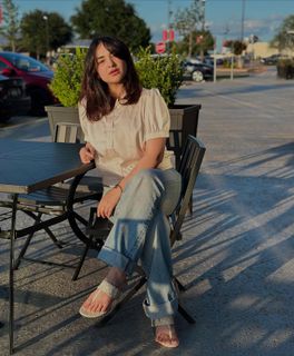 Yumna Zaidi feet photo 1