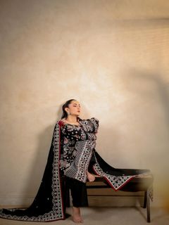 Yumna Zaidi feet photo 19