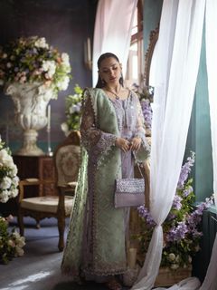 Yumna Zaidi feet photo 15