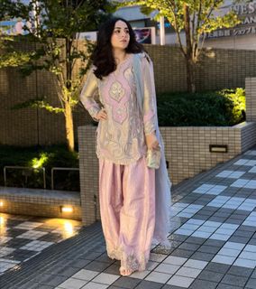 Yumna Zaidi feet photo 14