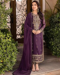 Yumna Zaidi feet photo 19