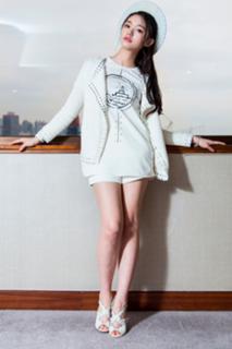 Yun Lin feet photo 11