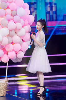 Yun Lin feet photo 19