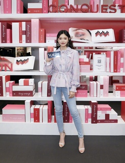 Yun Lin feet photo 17
