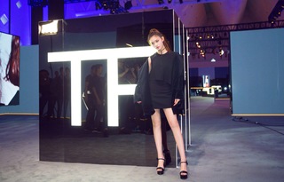 Yun Lin feet photo 2