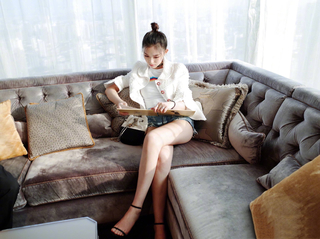 Yun Lin feet photo 3