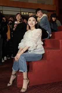 Yun Lin feet photo 10