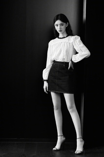 Yun Lin feet photo 11