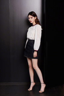 Yun Lin feet photo 10