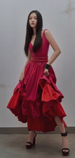 Yun Lin feet photo 9