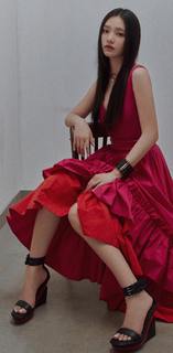 Yun Lin feet photo 3