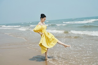 Yun Lin feet photo 19