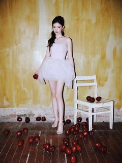 Yun Lin feet photo 11