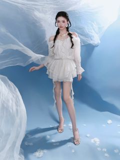 Yun Lin feet photo 1