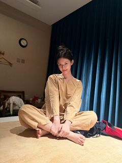 Yun Lin feet photo 10