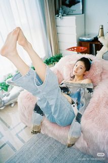 Yun Lin feet photo 11