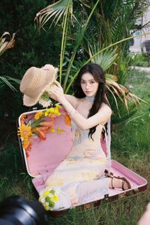 Yun Lin feet photo 8