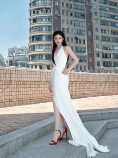 Yun Lin feet photo 2