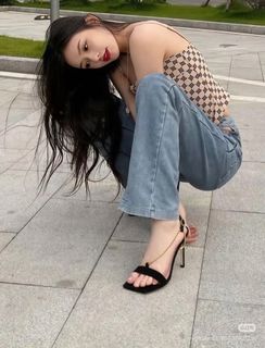 Yun Lin feet photo 7