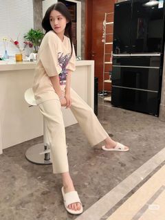 Yun Lin feet photo 5