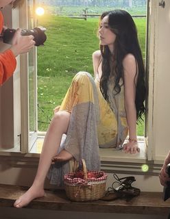 Yun Lin feet photo 4