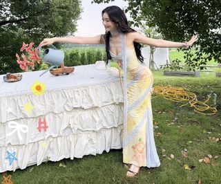 Yun Lin feet photo 3