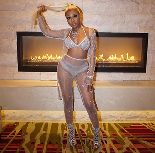 Yung Miami feet photo thumbnail