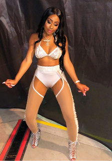 Yung Miami feet photo thumbnail