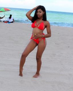 Yung Miami feet photo thumbnail