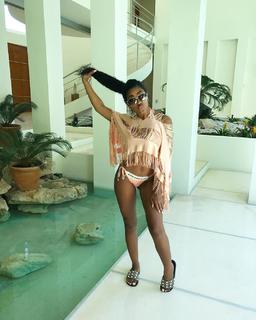 Yung Miami feet photo thumbnail