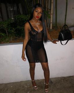 Yung Miami feet photo thumbnail