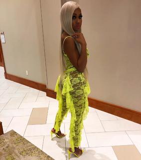 Yung Miami feet photo thumbnail