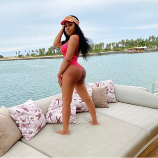 Yung Miami feet photo thumbnail