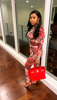 Yung Miami feet photo thumbnail