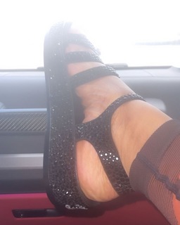 Yung Miami feet photo thumbnail