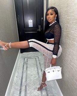 Yung Miami feet photo thumbnail