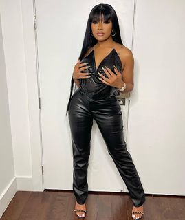 Yung Miami feet photo thumbnail