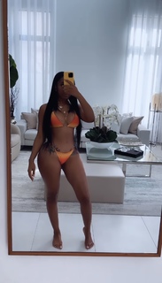 Yung Miami feet photo thumbnail