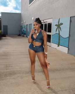 Yung Miami feet photo thumbnail