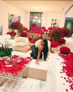 Yung Miami feet photo thumbnail