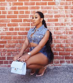 Yung Miami feet photo thumbnail