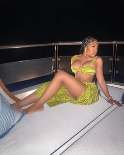 Yung Miami feet photo thumbnail