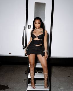 Yung Miami feet photo thumbnail