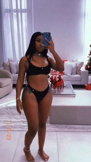 Yung Miami feet photo thumbnail